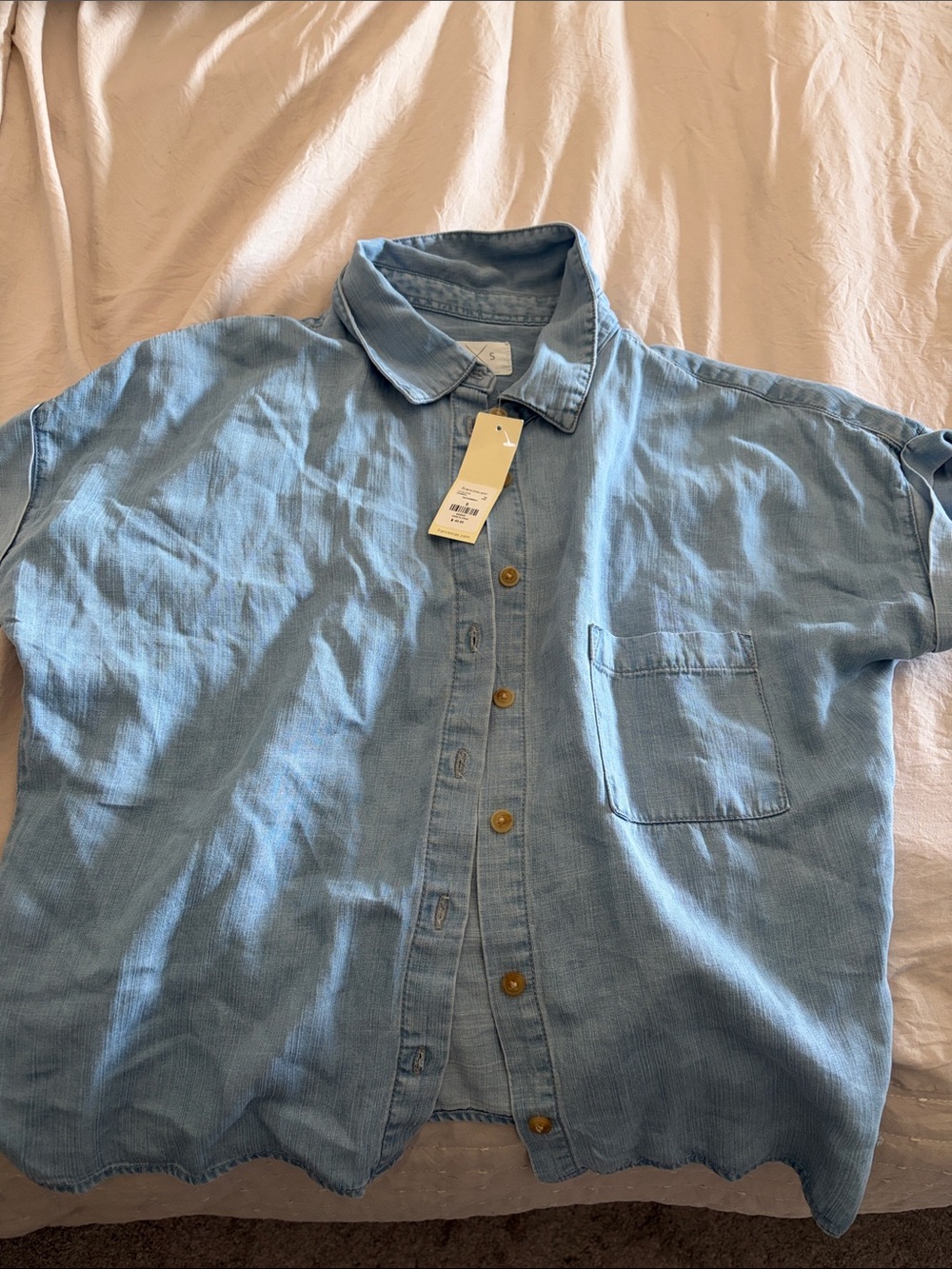 Francesca's Collections Light Blue Short-Sleeve Button-Down Shirt